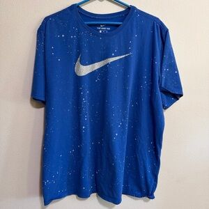 Men’s blue Nike dri-fit tee